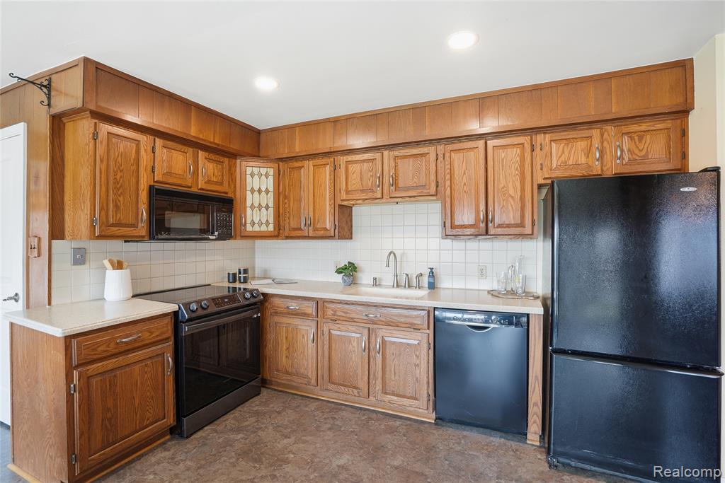 49750 Nautical Drive, Chesterfield, MI 48047 — Photo 10
