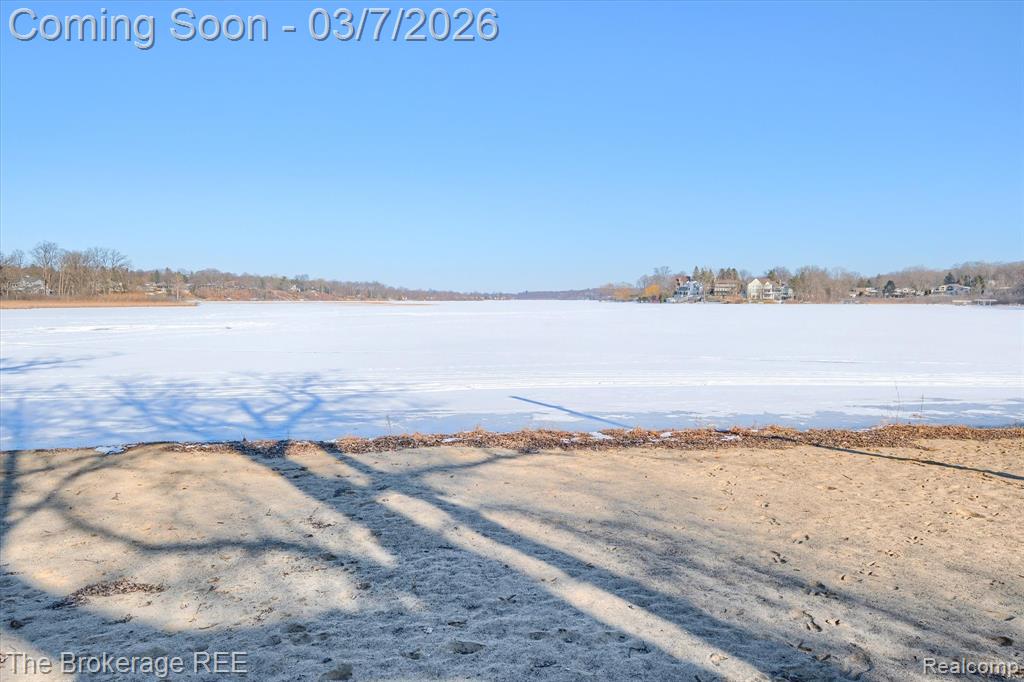 4405 Green Lake Road, West Bloomfield, MI 48323 — Photo 46