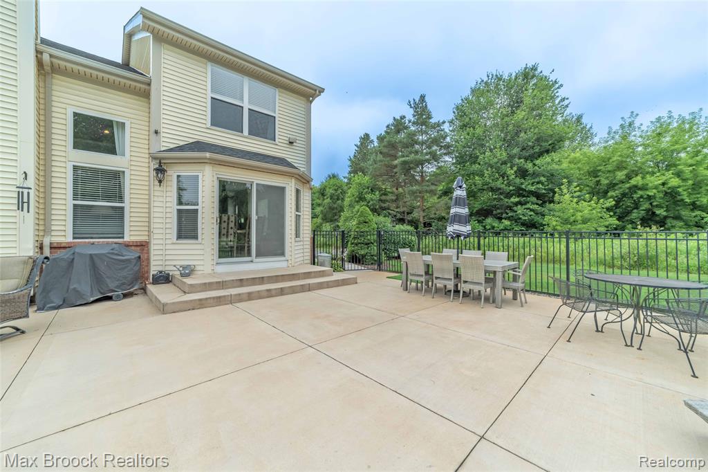 1478 Courtney Court, Hartland, MI 48353 — Photo 12