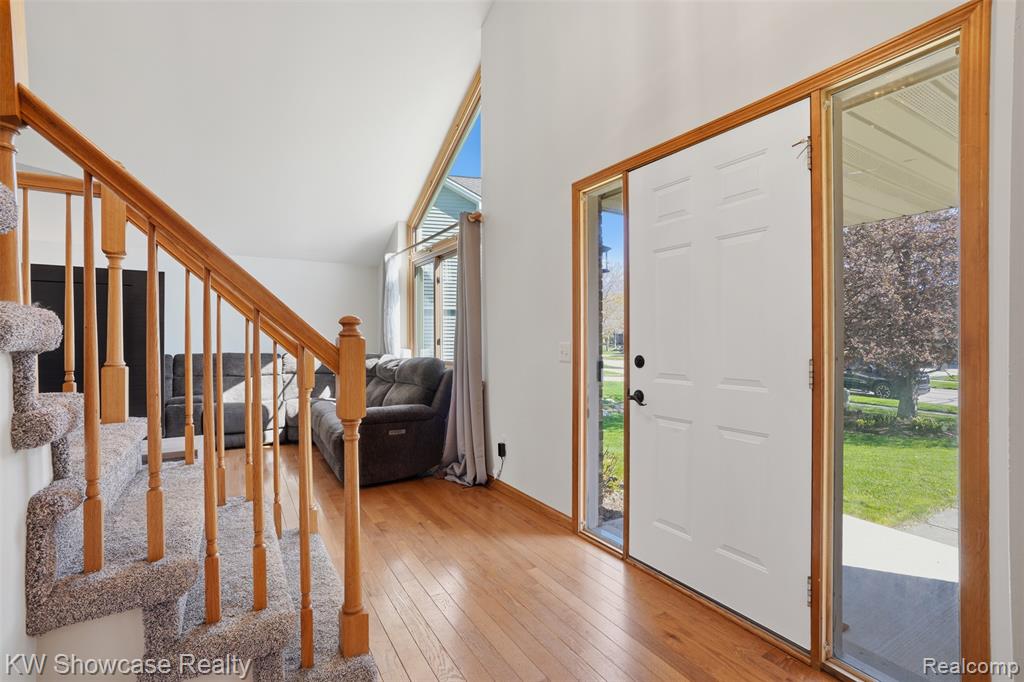 2015 Huntingdon Drive, Wixom, MI 48393 — Photo 4