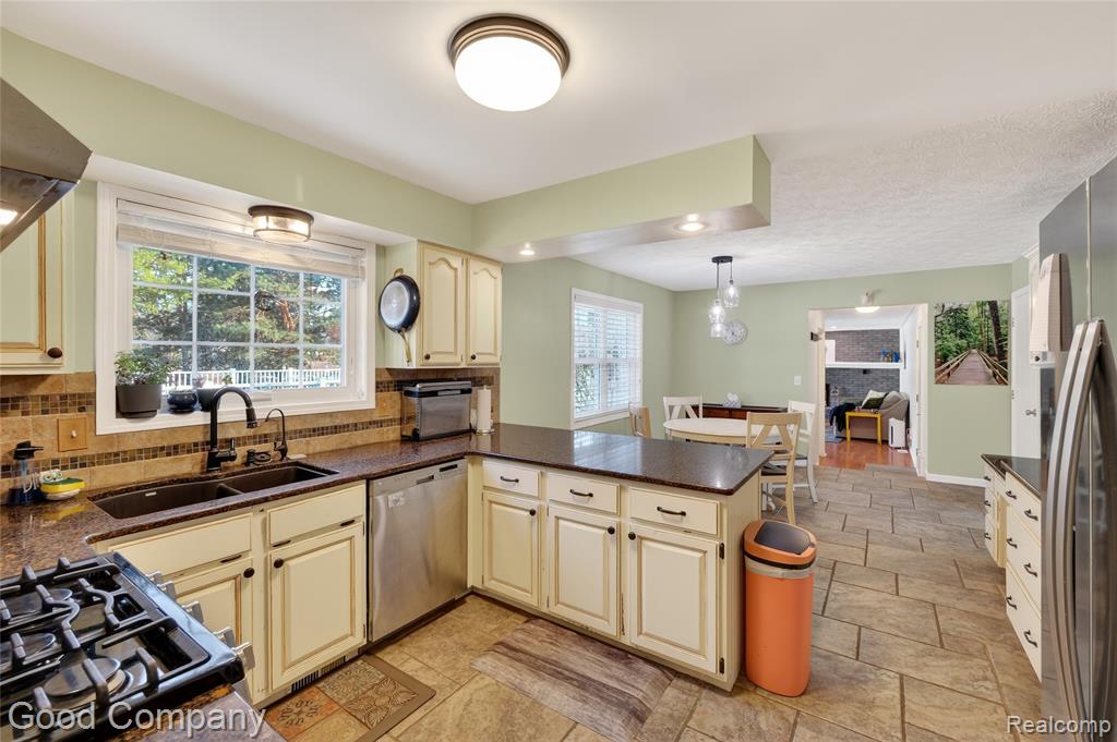 3761 Christopher Drive, Brighton, MI 48114 — Photo 5
