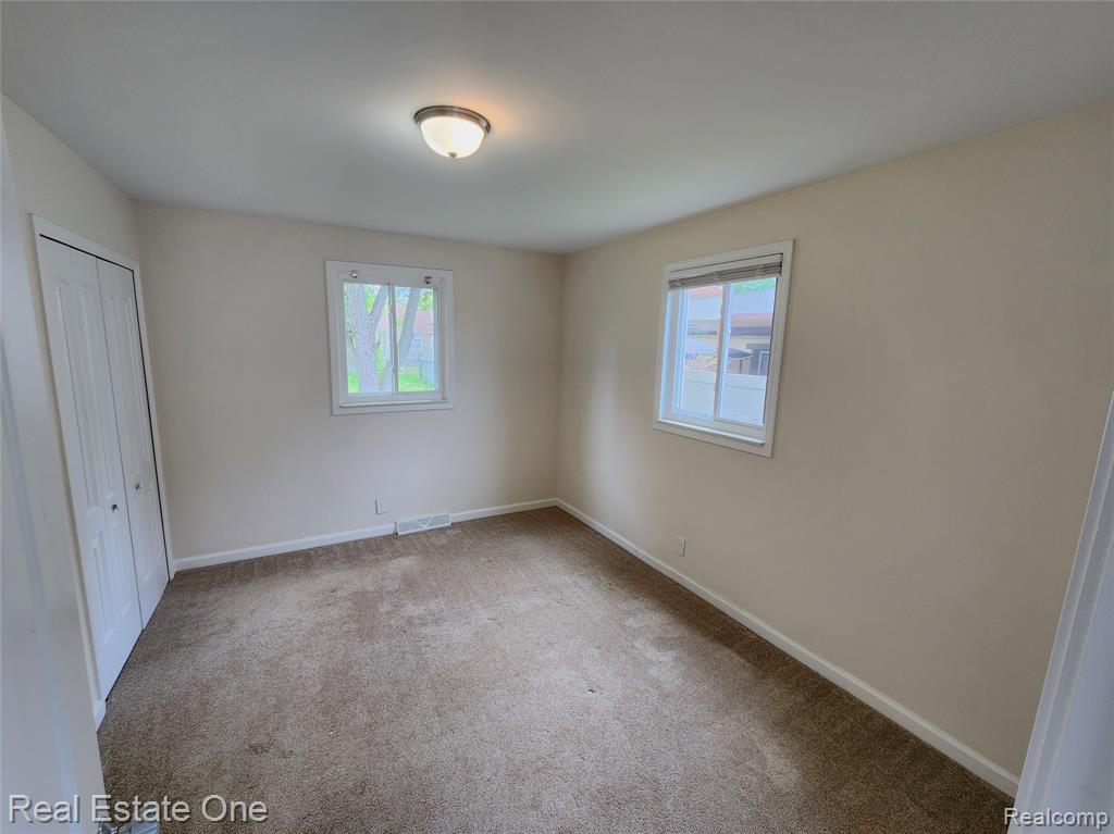 1574 E Woodruff Avenue, Hazel Park, MI 48030 — Photo 24