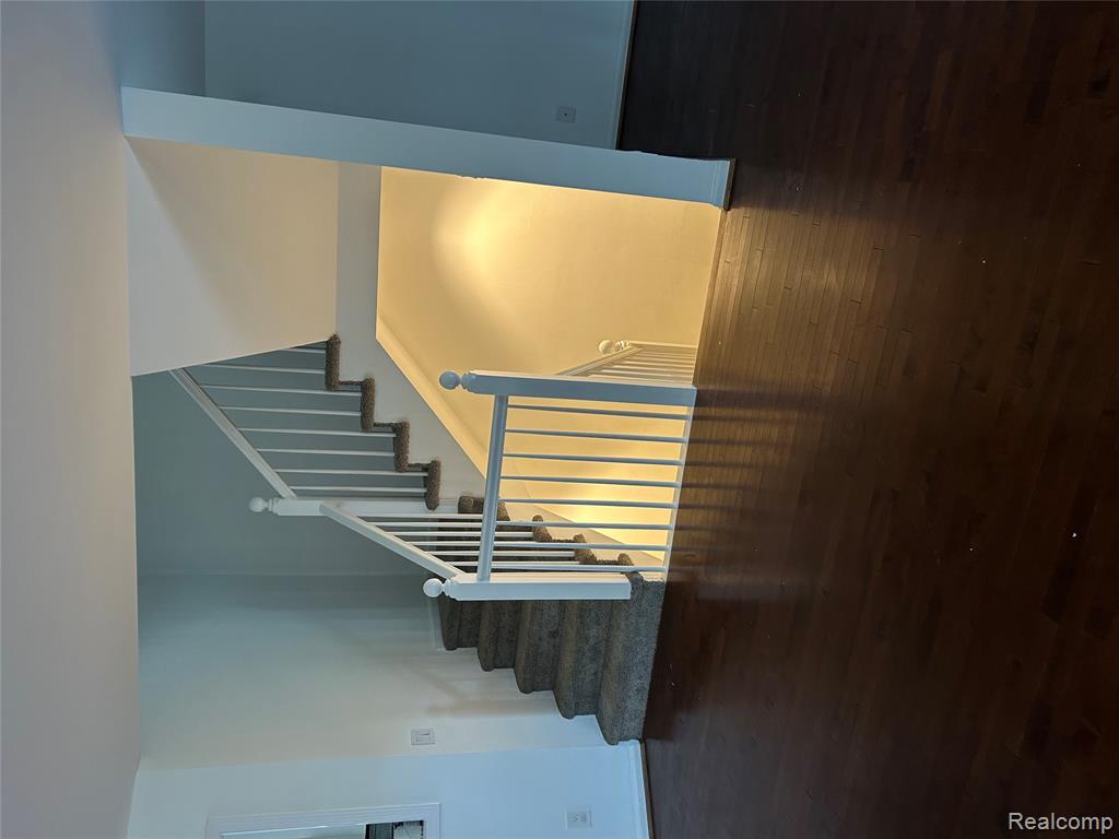 204 MAIN SAIL, Detroit, MI 48207 — Photo 9