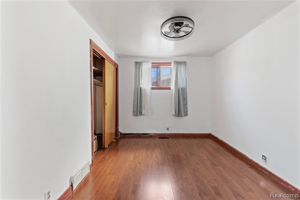 11399 Lumpkin Street, Hamtramck, MI 48212 — Photo 15