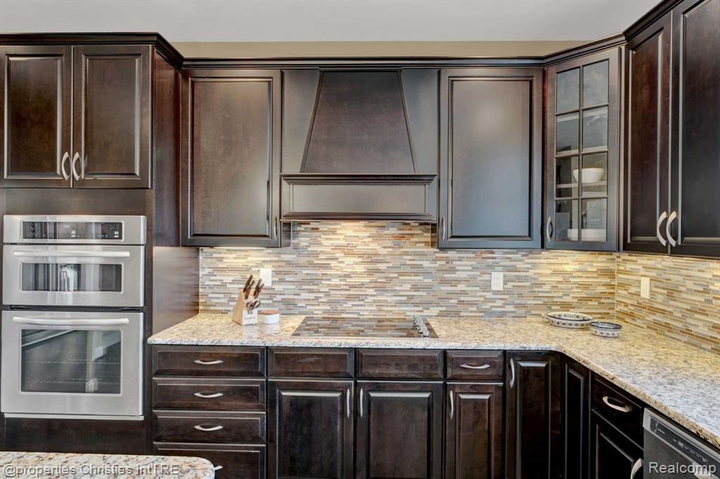 17248 CRESTBROOK Drive, Northville, MI 48168 — Photo 19