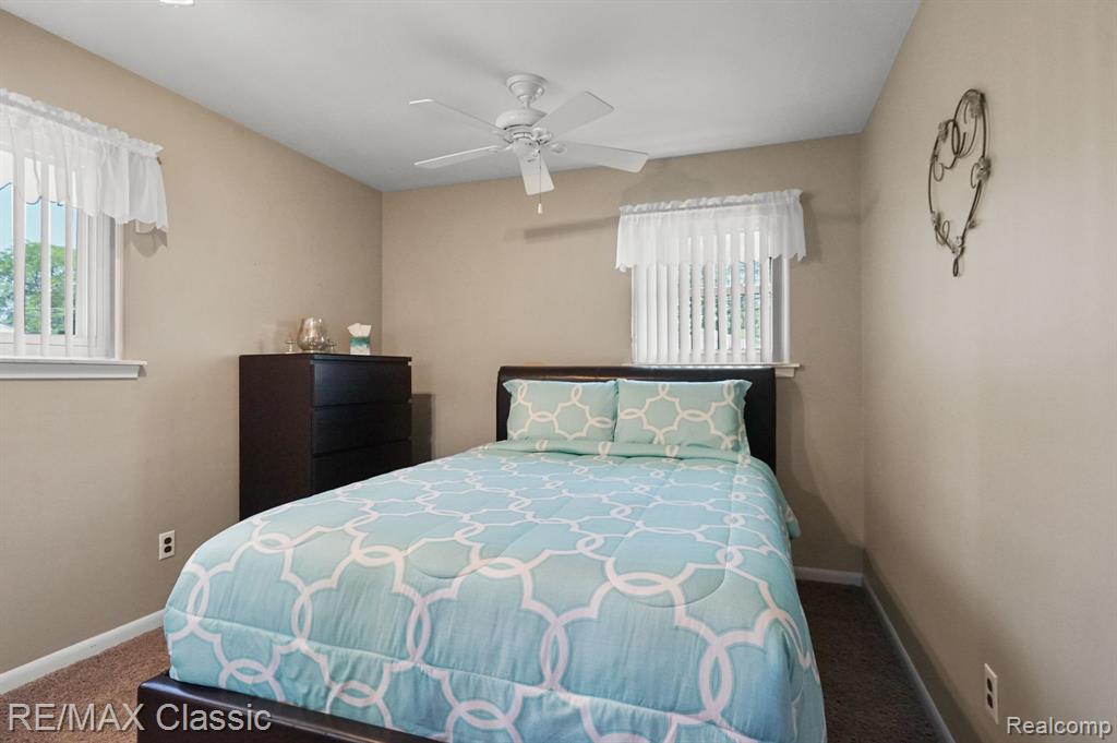 6900 CRESTWOOD Street, Dearborn Heights, MI 48127 — Photo 18