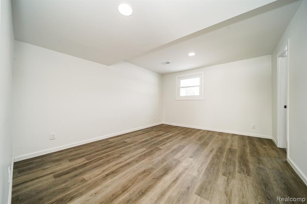 6522 ELLINWOOD Drive, White Lake, MI 48383 — Photo 65