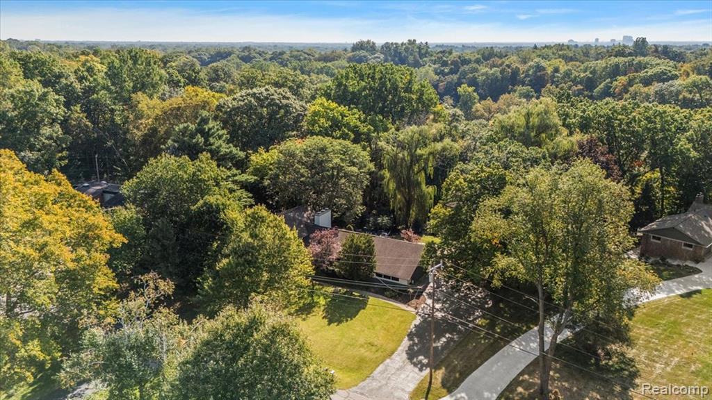 7315 Lindenmere Drive, Bloomfield Hills, MI 48301 — Photo 50
