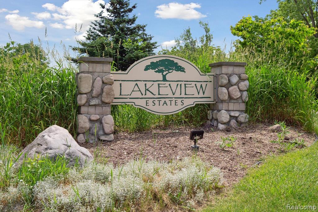 8312 LAKEVIEW Drive, Ypsilanti, MI 48198 — Photo 29