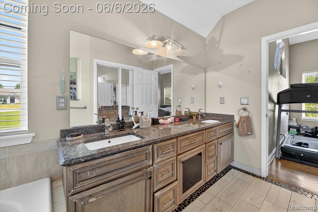 5324 Sequoia Court, Grand Blanc, MI 48439 — Photo 21