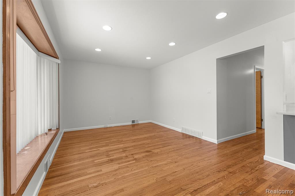 4142 Gertrude Street, Dearborn Heights, MI 48125 — Photo 5