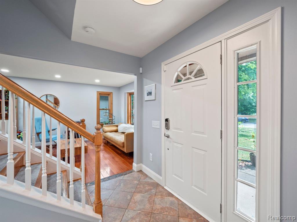 7861 LAKE CREST Drive, Ypsilanti, MI 48197 — Photo 3