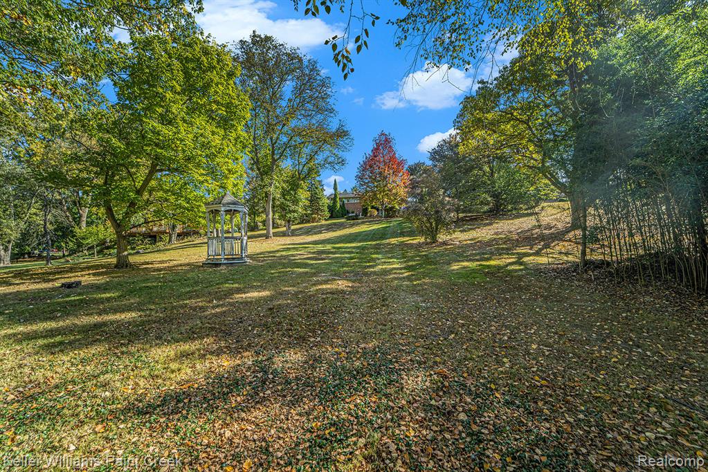 6720 Castle Drive, Bloomfield Hills, MI 48301 — Photo 20