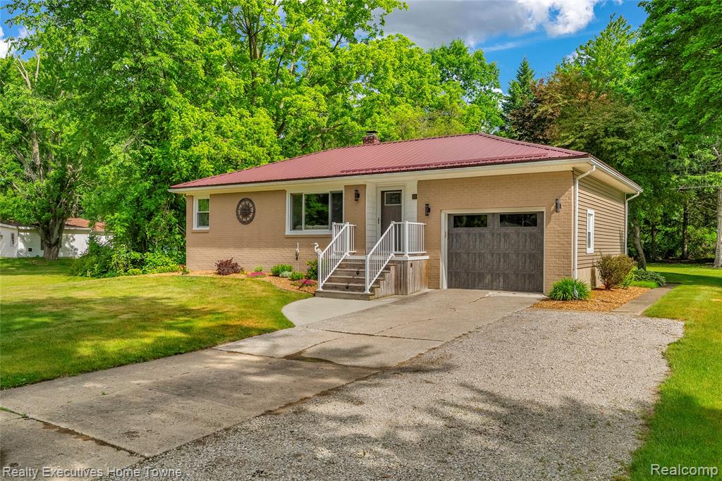 2640 Huckleberry Lane, Port Huron, MI 48060 — Photo 3