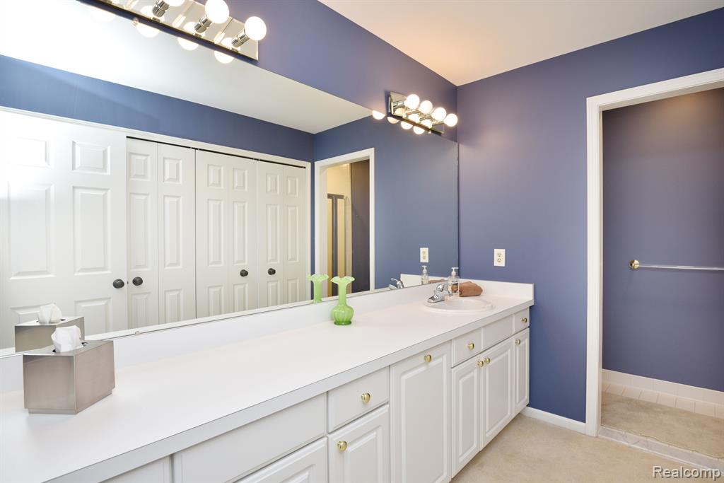 527 Newburne Pointe, 19, Bloomfield Hills, MI 48304 — Photo 28