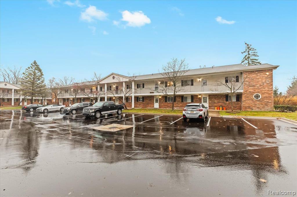 23404 MIDDLEBELT Road, Farmington Hills, MI 48336 — Photo 5