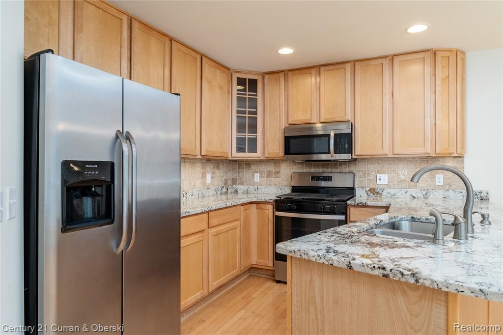 50529 Beechwood Court, Plymouth, MI 48170 — Photo 8