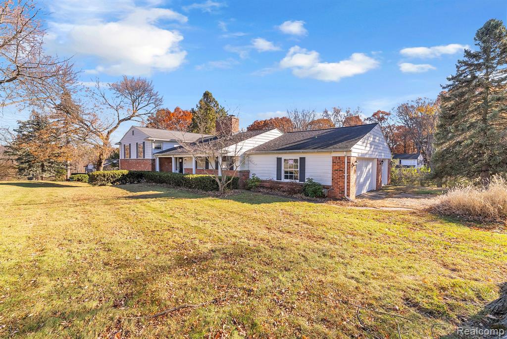 4265 Pine Tree Trail, Bloomfield Hills, MI 48302 — Photo 4
