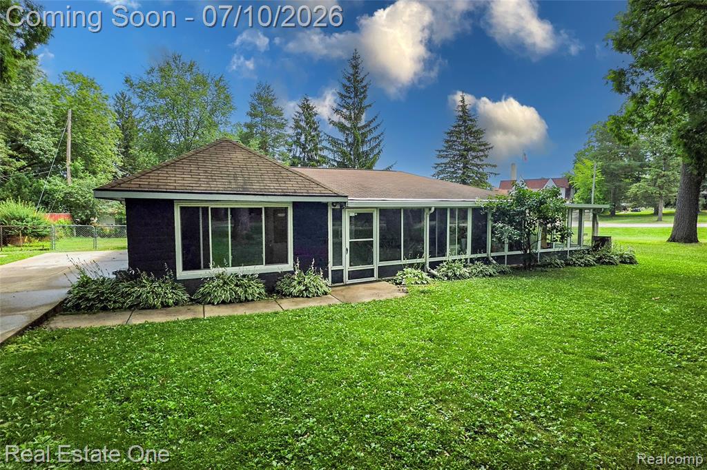 875 S Grey Road, Auburn Hills, MI 48326