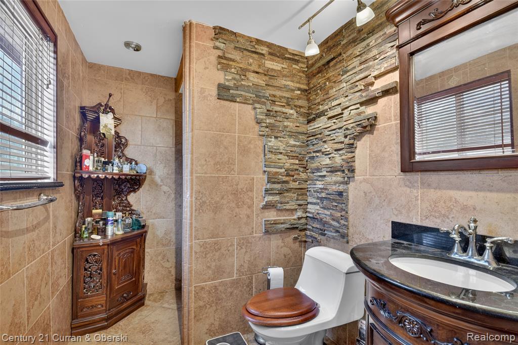 45331 Rector Drive, Canton, MI 48188 — Photo 46