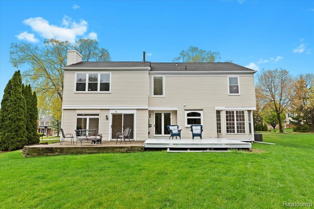 45273 Yorkshire Drive, Novi, MI — Photo 33