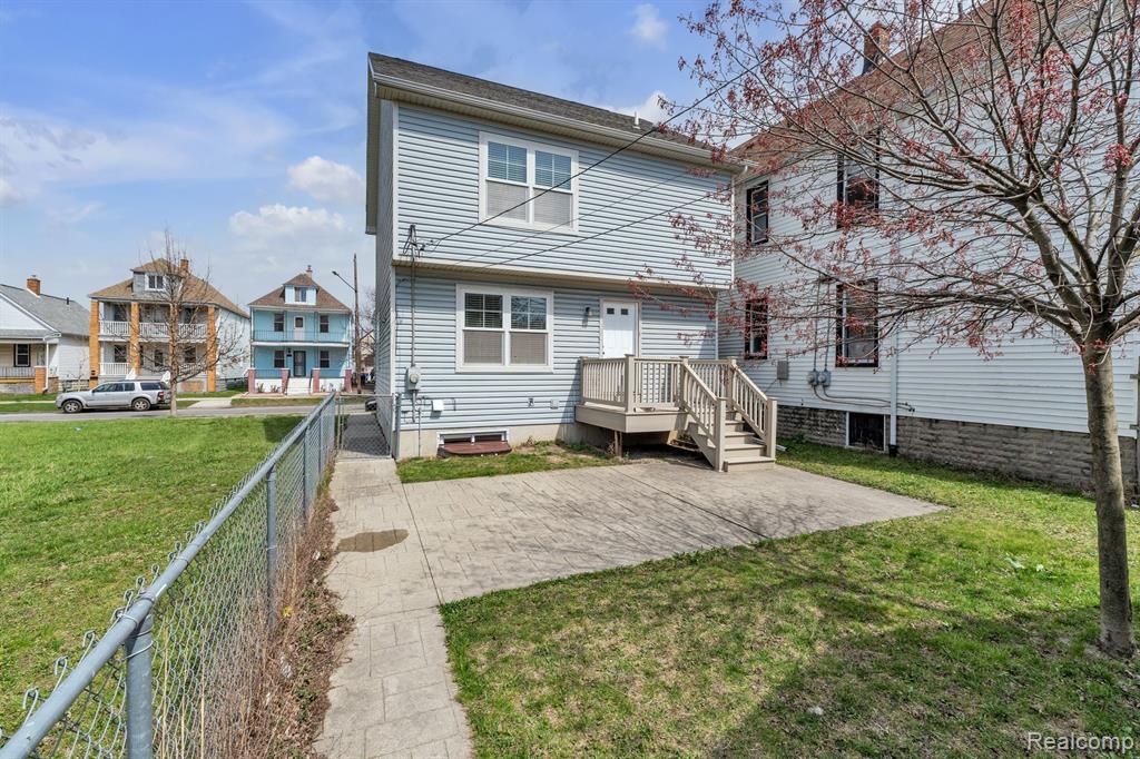 9363 MITCHELL Street, Hamtramck, MI 48212 — Photo 32