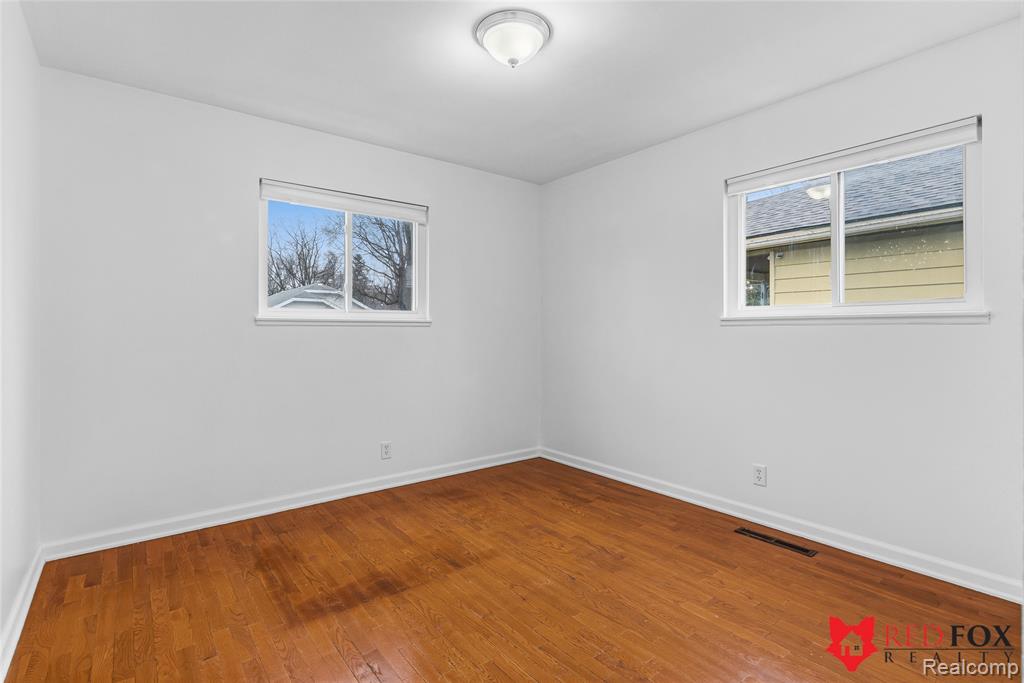713 Leland Street, Flint, MI 48507 — Photo 12