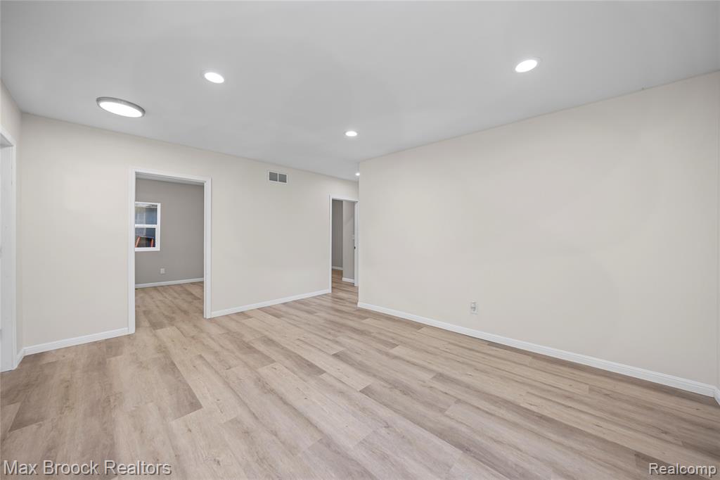 3187 Woodlawn Street, Commerce Twp, MI 48390 — Photo 10