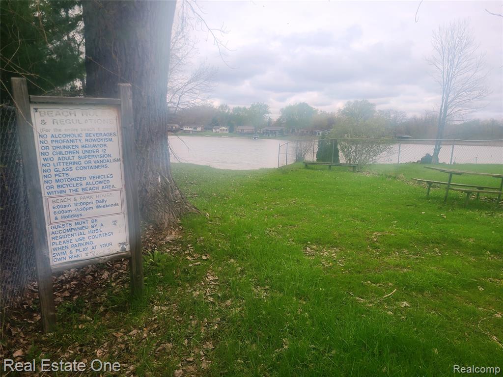 206 Steadfield Street, Commerce Twp, MI 48382 — Photo 18