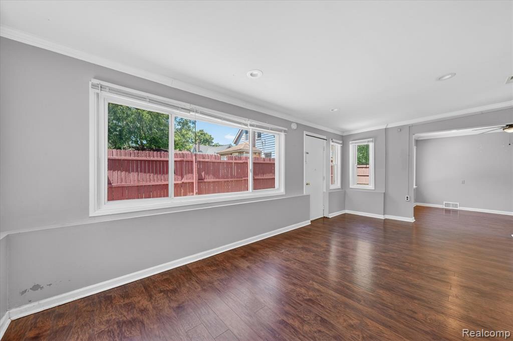 401 W Liberty Street, South Lyon, MI 48178 — Photo 15