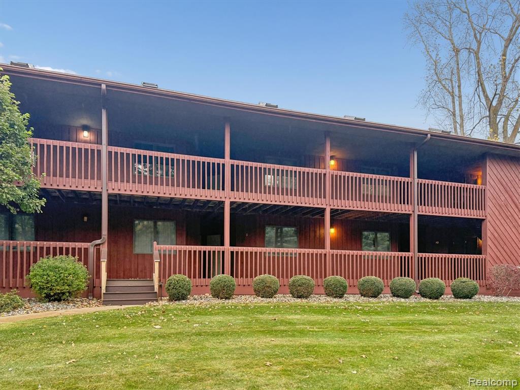 331 Lakeview, 18, Port Austin, MI 48467 — Photo 2