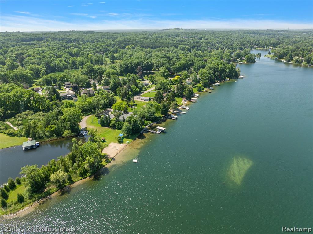9311 Whipple Shores Drive, Clarkston, MI 48348 — Photo 30