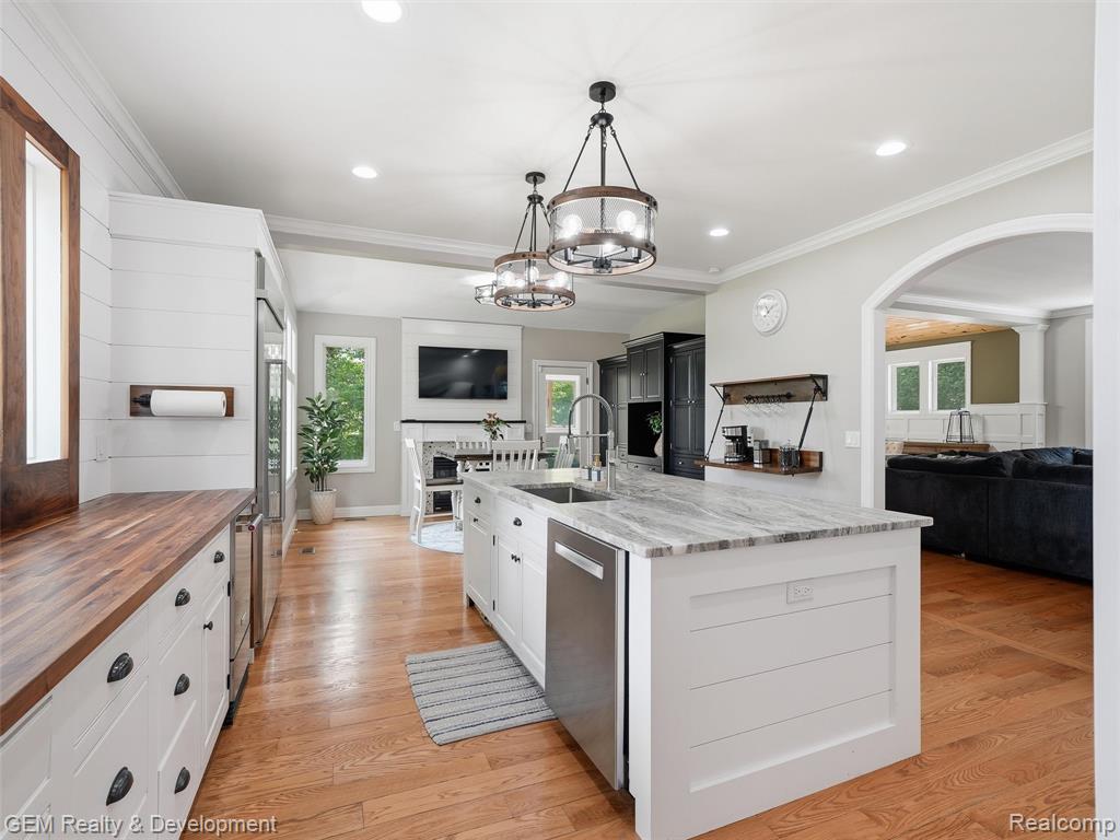 45625 W 9 Mile Road, Novi, MI — Photo 21