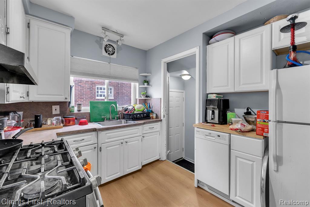8258 Meyers Road, Detroit, MI 48228 — Photo 9