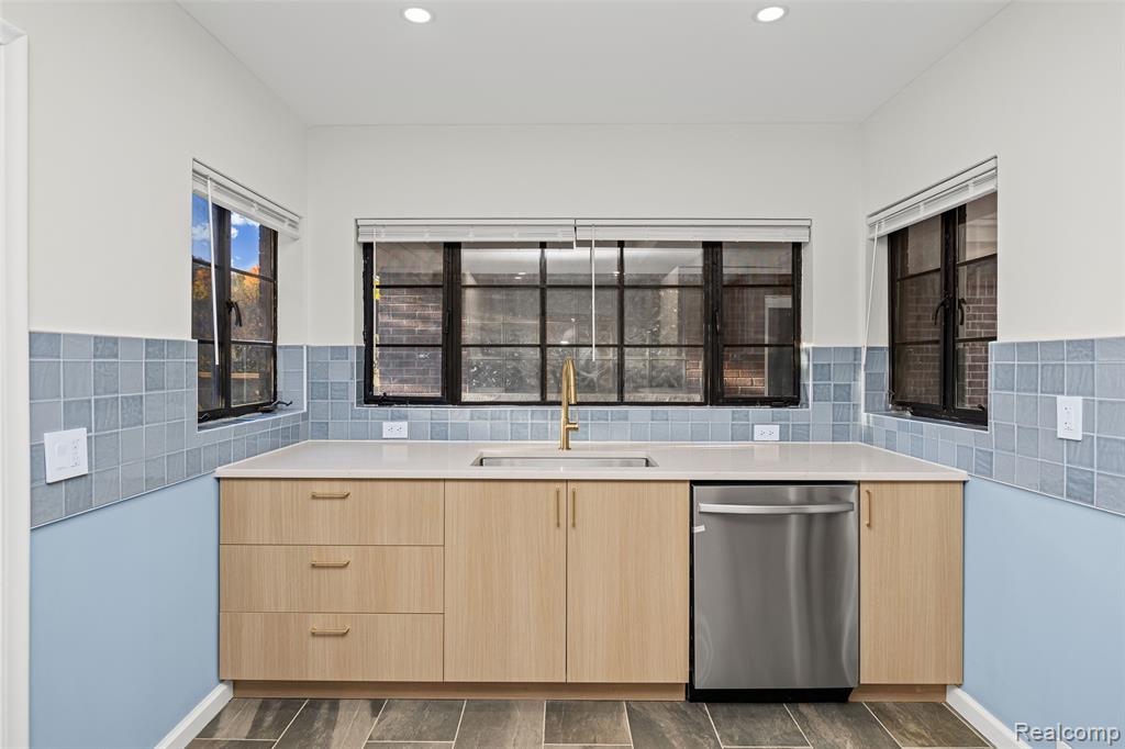 17240 Pontchartrain Blvd, Detroit, MI 48203 — Photo 17