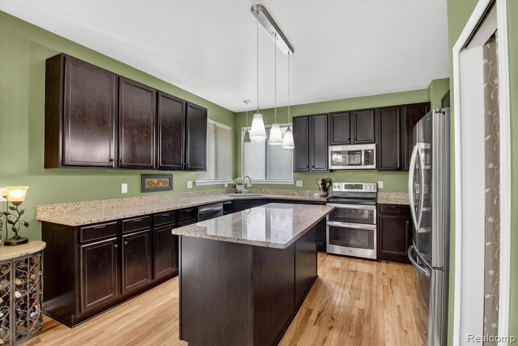 49271 Laguna Drive, Van Buren, MI 48111 — Photo 15