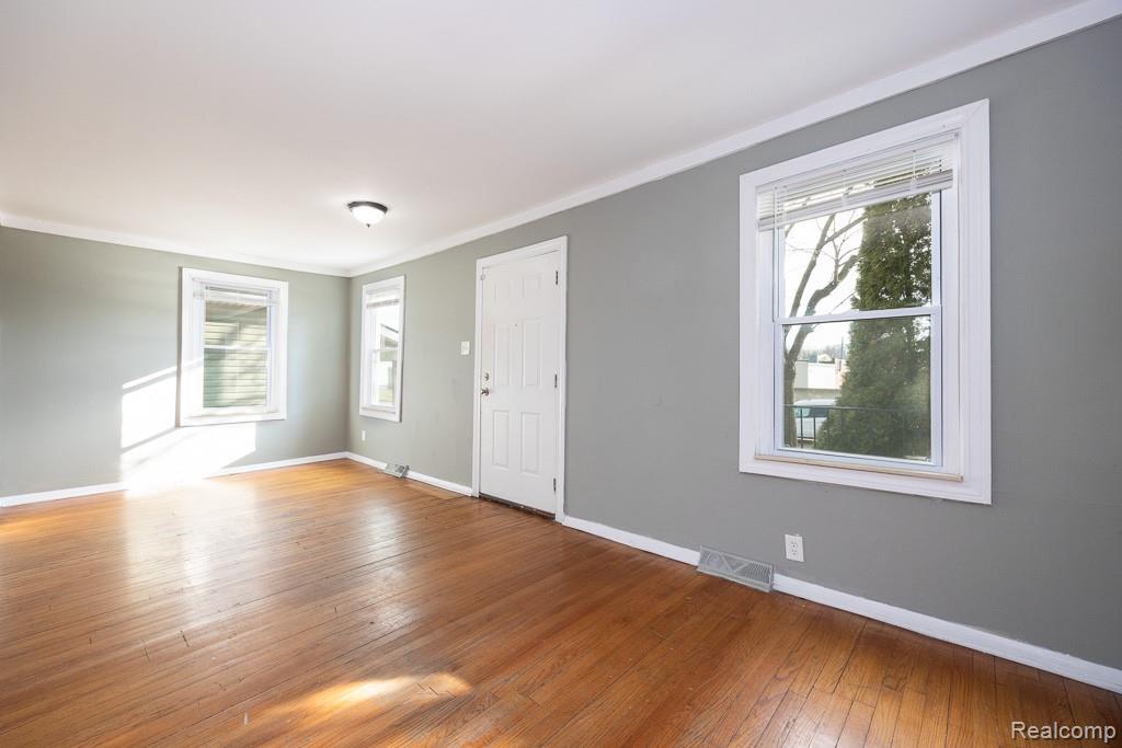 128 W Muir Avenue, Hazel Park, MI 48030 — Photo 6