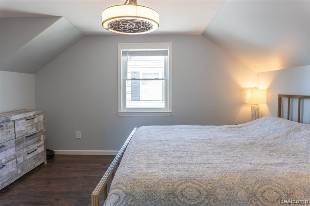 405 N MINERVA Avenue, Royal Oak, MI 48067 — Photo 21