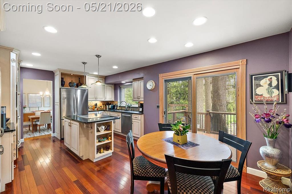 33891 Yorkridge Street, Farmington, MI 48331 — Photo 27