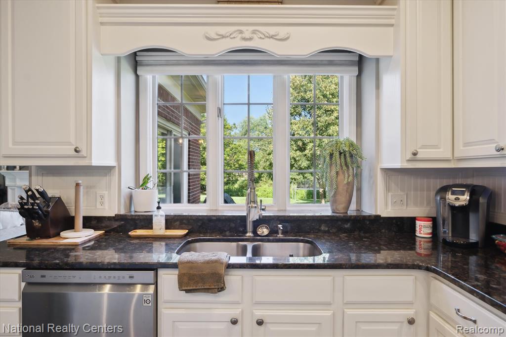 5885 Fairborn, Canton, MI, 48187