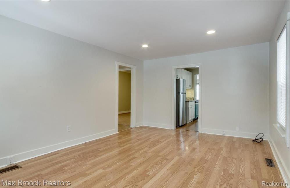 65 Maplefield Road, Pleasant Ridge, MI — Photo 2