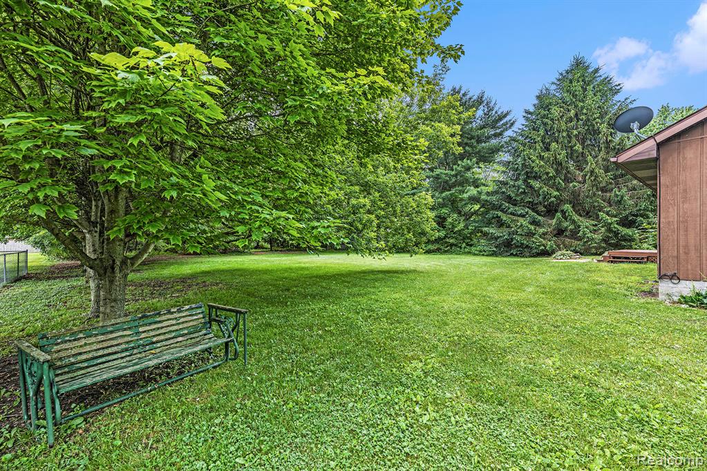 4144 BONISTEEL Road, Fort Gratiot, MI 48059 — Photo 2