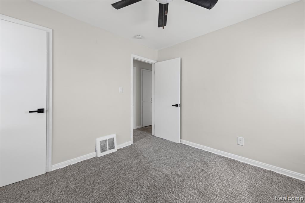 582 Mill Street, Lincoln Park, MI 48146 — Photo 12