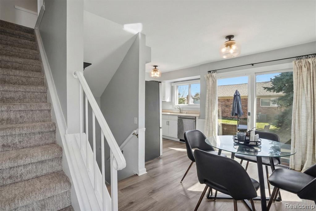 2717 Winthrop Court, Ann Arbor, MI 48104 — Photo 4