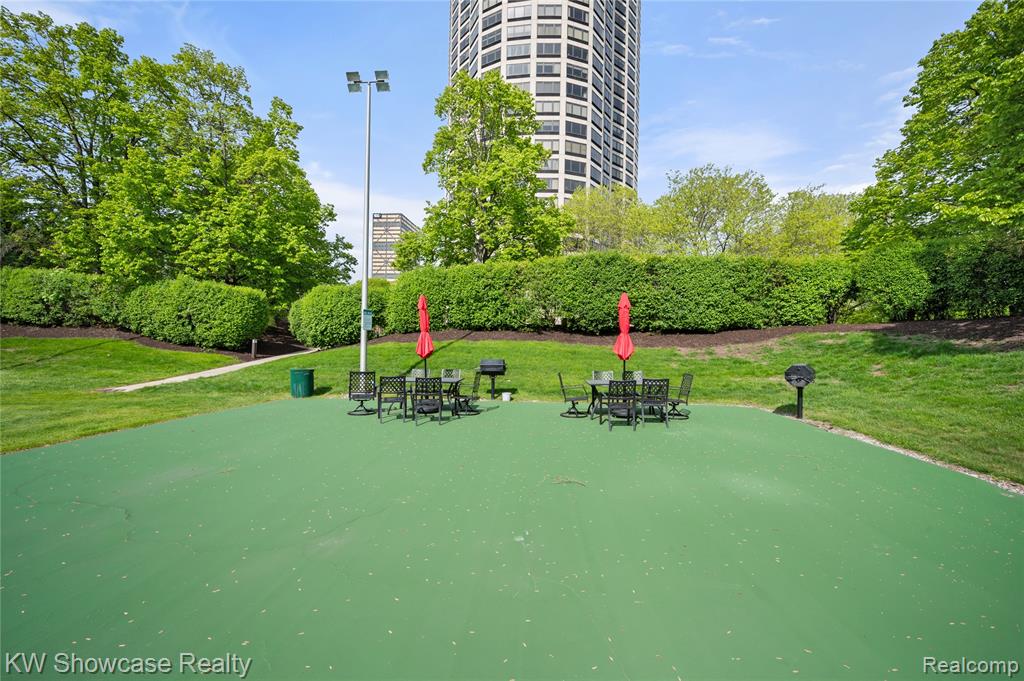 5000 Town Center Center, 703, Southfield, MI 48075 — Photo 36