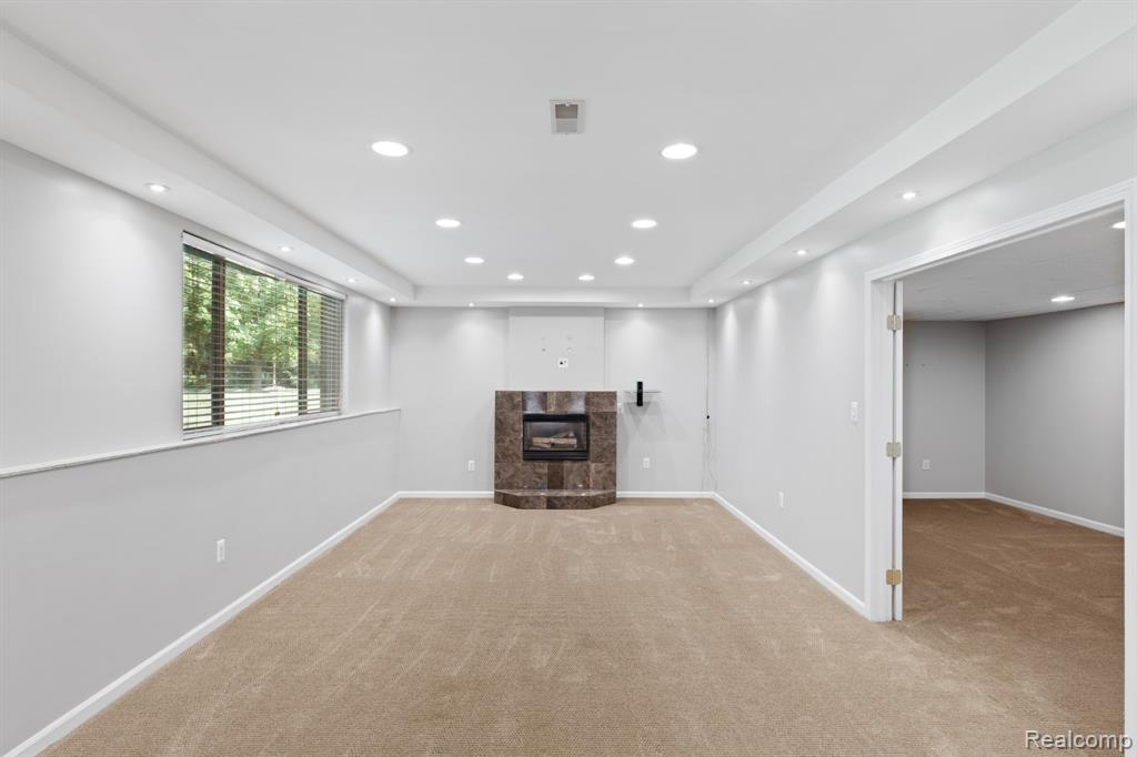 5634 Plantation Drive, Commerce Twp, MI 48382 — Photo 37