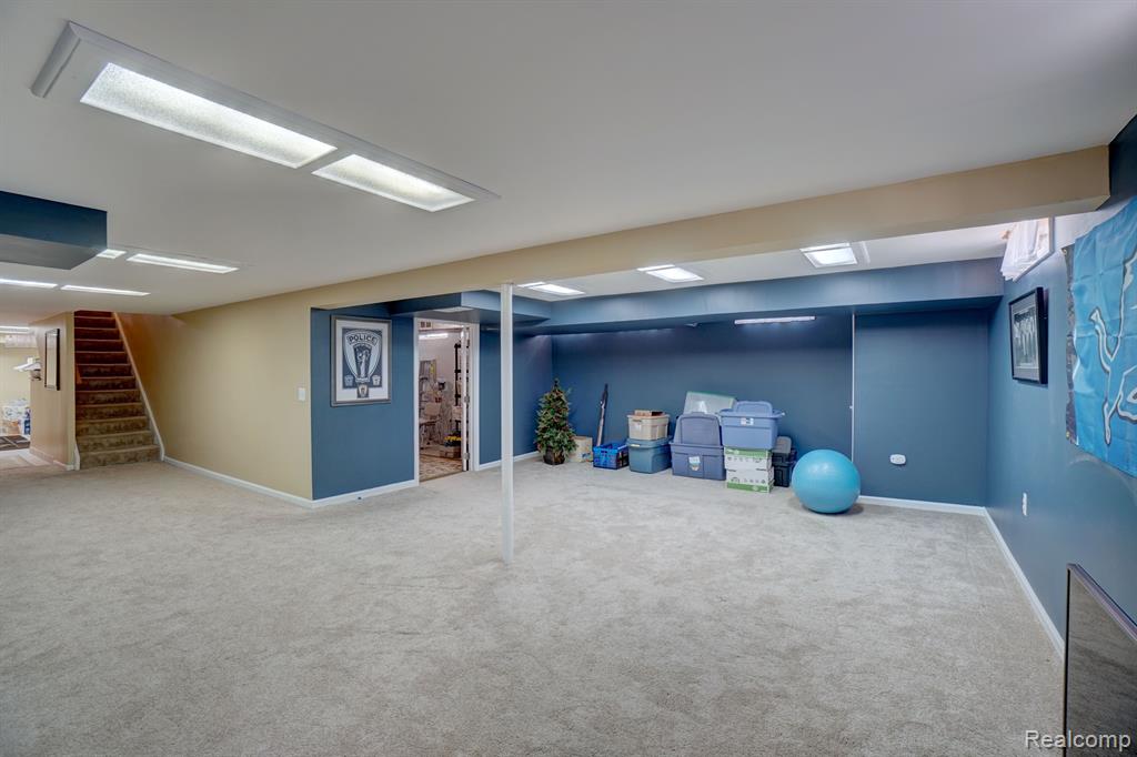 5760 LARKINS Drive, Troy, MI 48085 — Photo 23