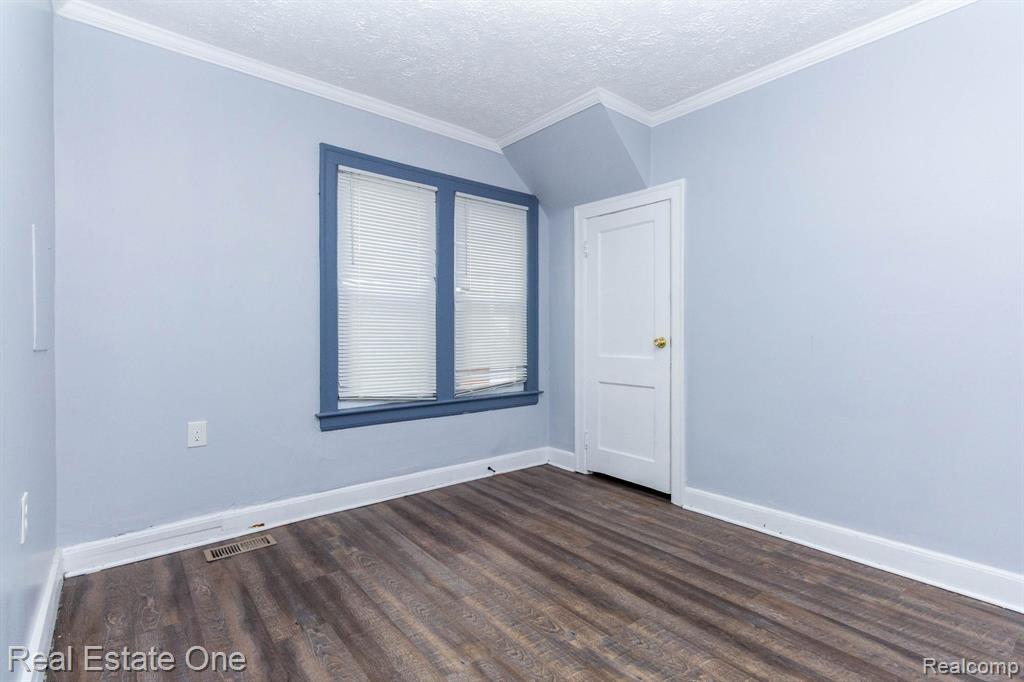 12568 Wilshire Drive, Detroit, MI 48213 — Photo 15
