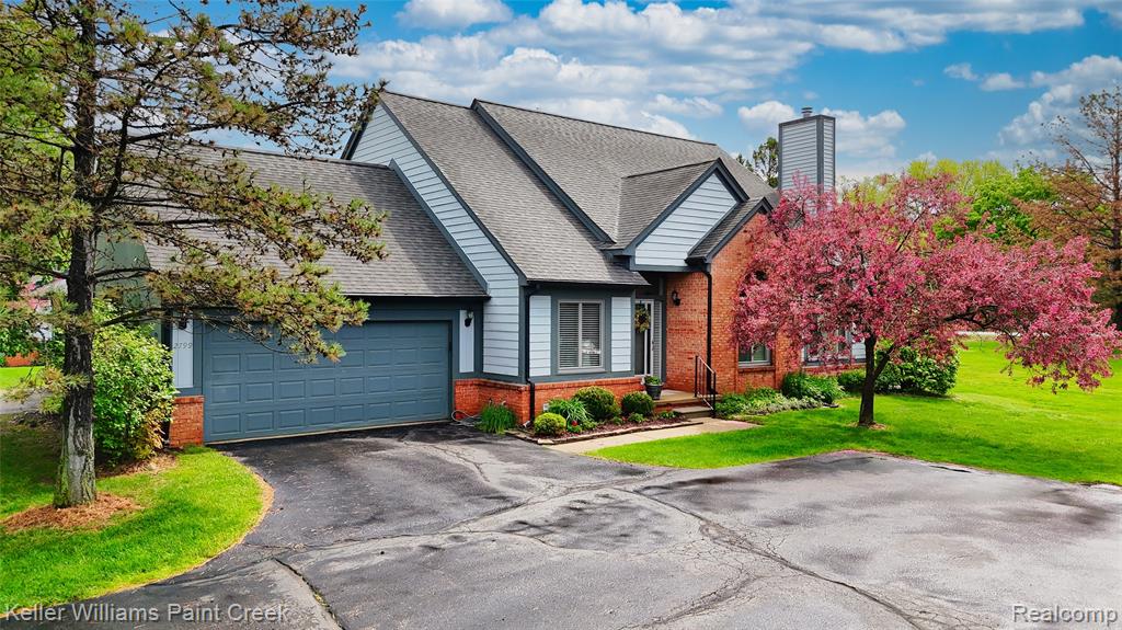 2799 Lochmoor Boulevard, Lake Orion, MI