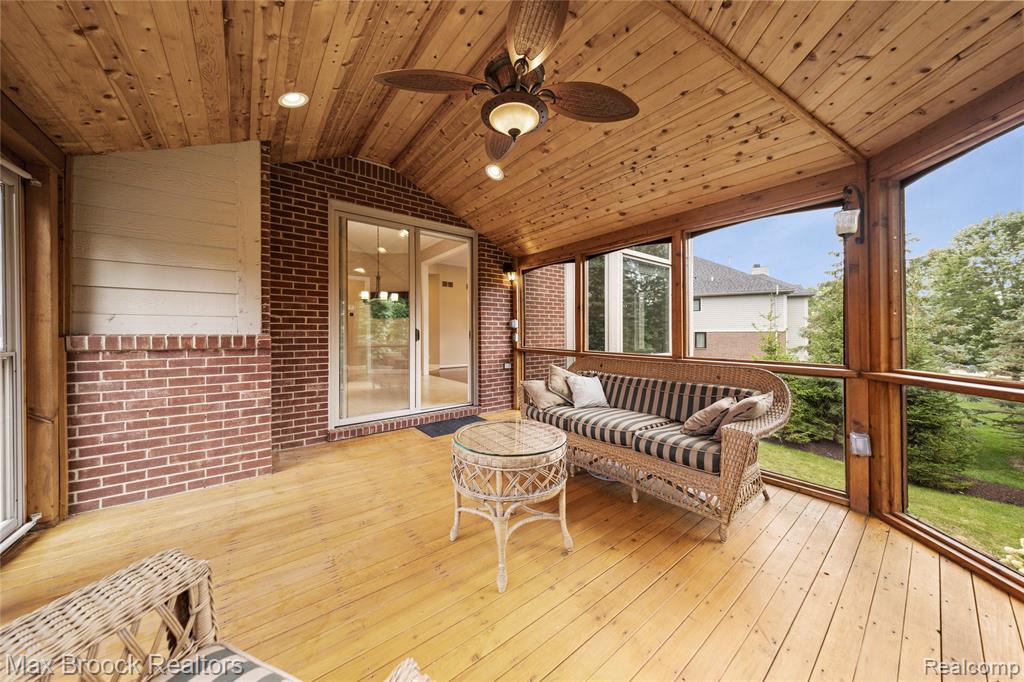 5149 Parkgate Drive, Commerce Twp, MI 48382 — Photo 26